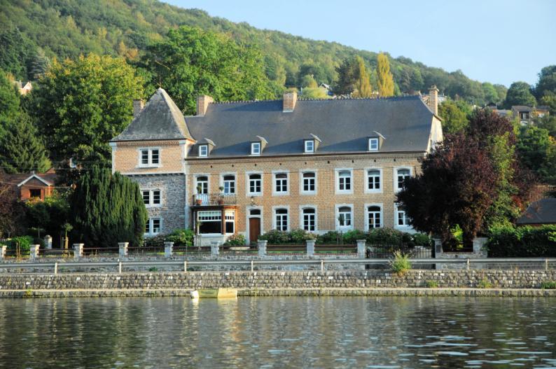 Le Richmond Hotel Godinne Exterior photo